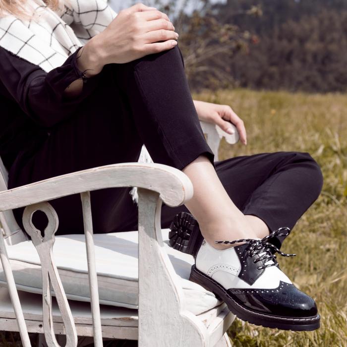 Туфлі, мокасини